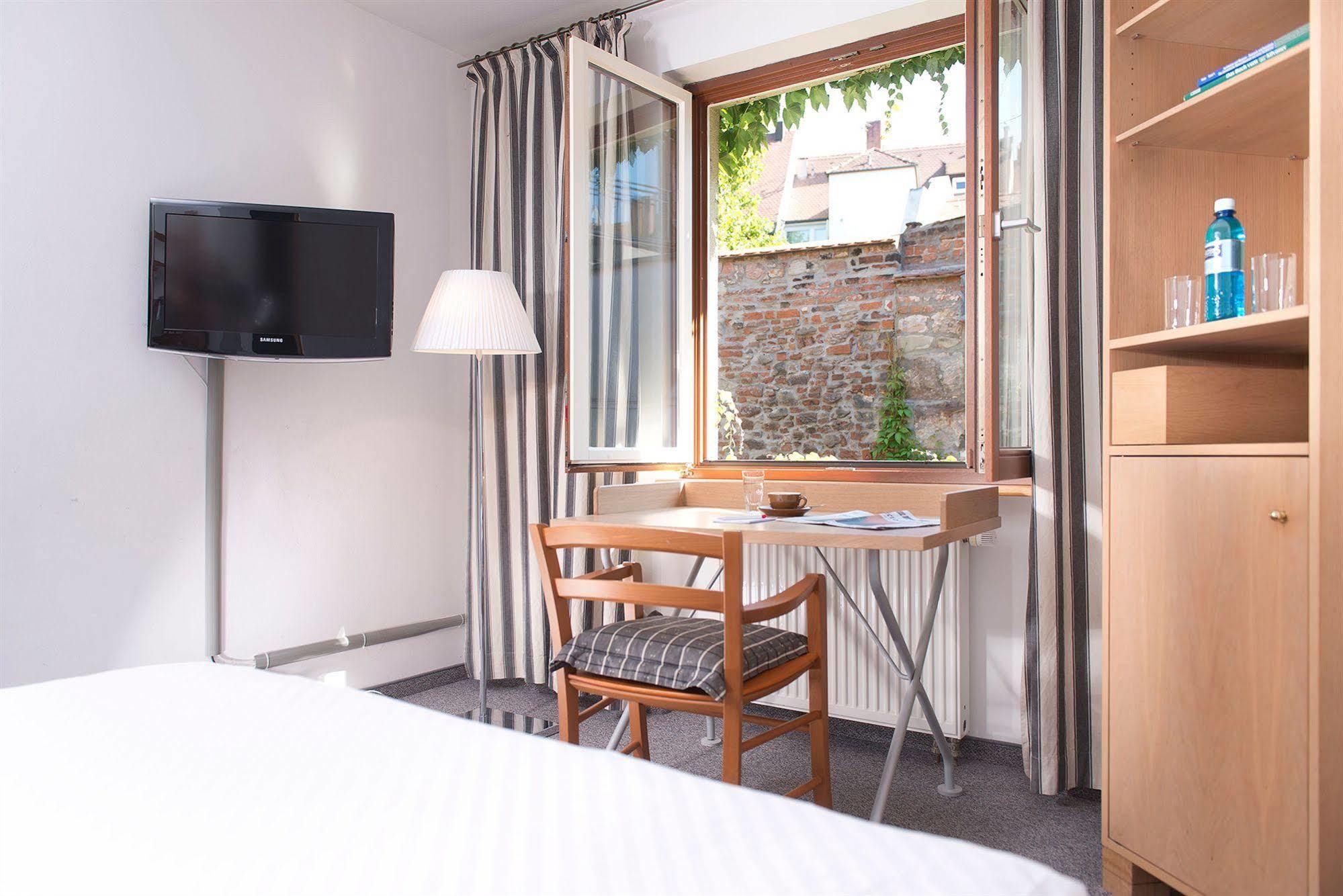 Agneshof Hotel 3*